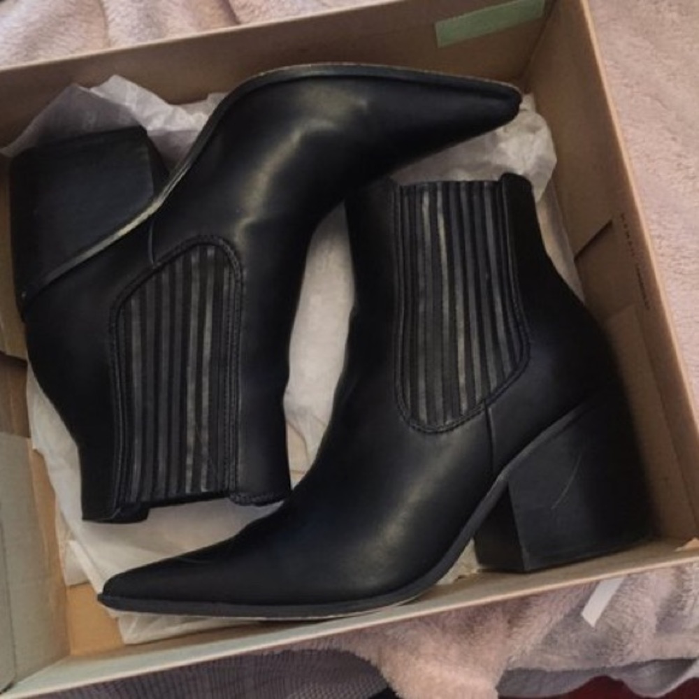 ASOS black pointed-toe Chelsea ankle … - Picture 6 of 7